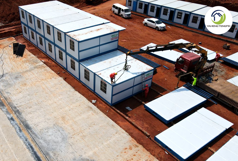 Folding containers