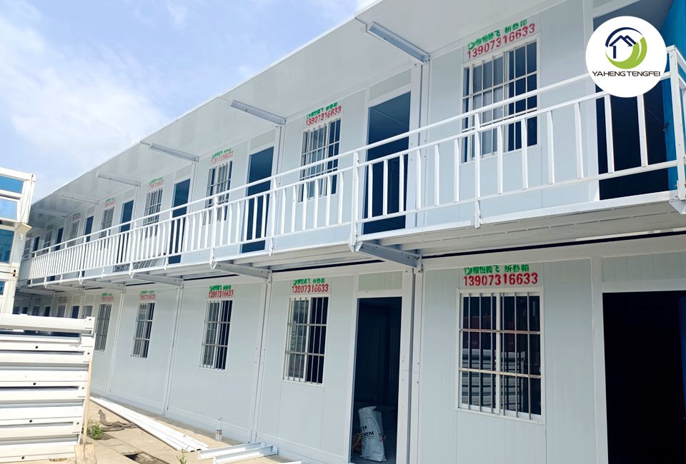 standard folding houses