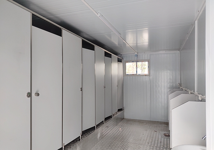 Container toilet, mobile toilet shower room