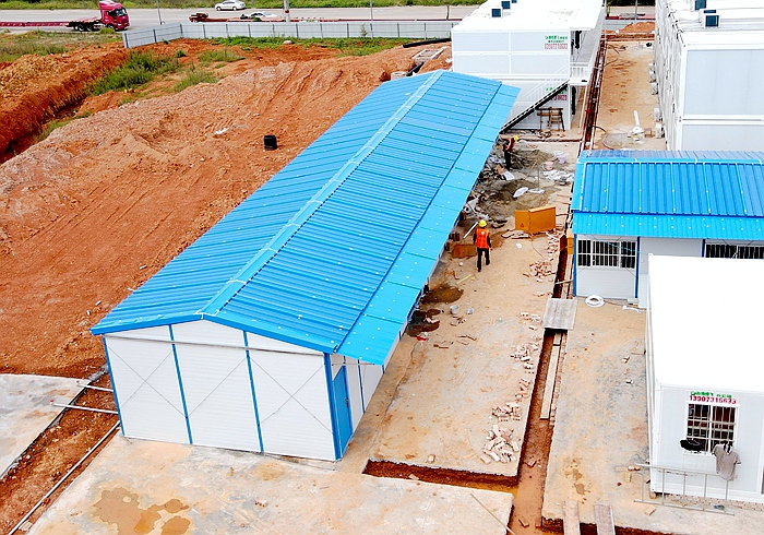 Constructing Warehouse-Type Prefab Houses