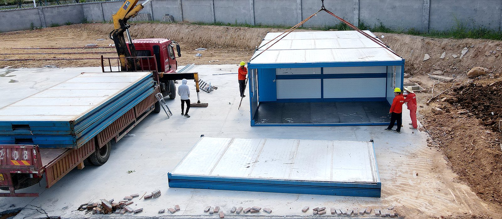connecting folding houses