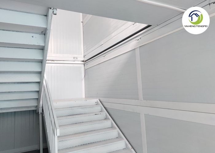 The total investment of the Tongzipo Stereo Space Quality Enhancement Project is about 60,000,000 RMB, and the contractor is China Construction Fifth Engineering Bureau. The number of Yaheng Tengfei folding  houses in the project`s camp temporary houses is 50, totalling 900 square metres.